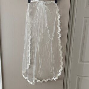 Chantilly Lace Wedding Veil